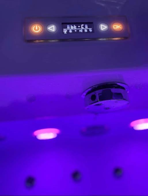 Courcouronnes Jeu De Regards - Jacuzzi/Balneo 아파트 외부 사진